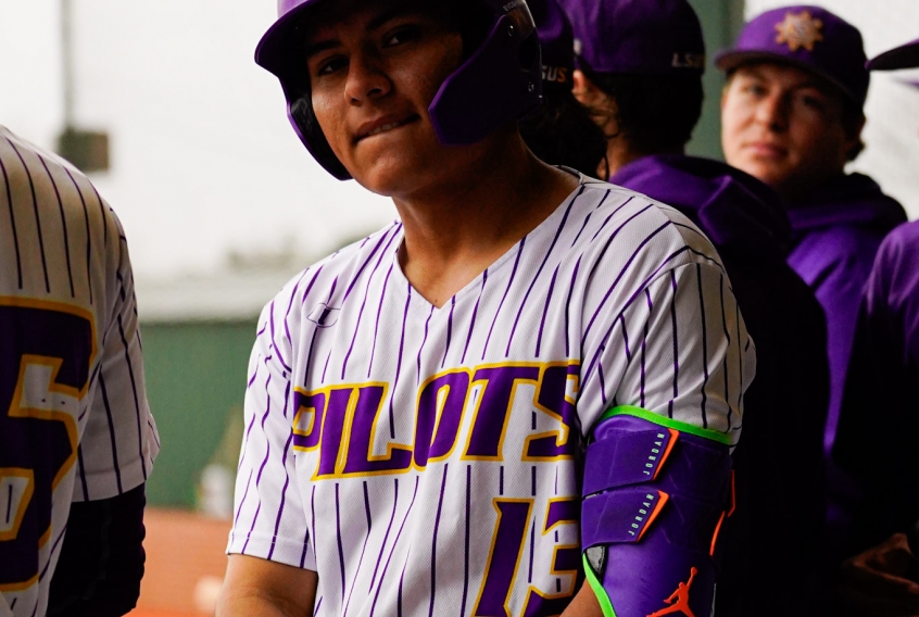 Pilots outfielder Carlos Sanchez